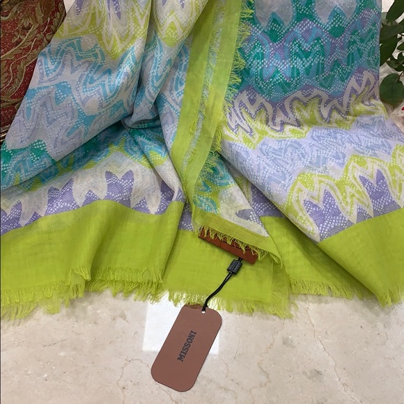 HOST PIC MISSONI SARONG/SCARF/WRAP LARGE BEAUTIFUL SIGNATURE PRINT W/ FRINGE - Picture 7 of 9